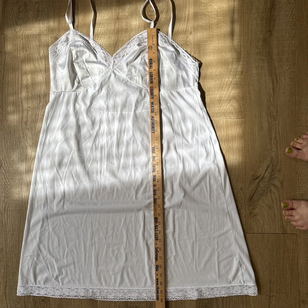 VNTG Vanity Fair Size 42 22